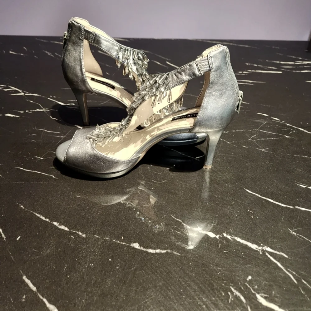 Alex Marie T-strap sandals - Picture 2 of 5